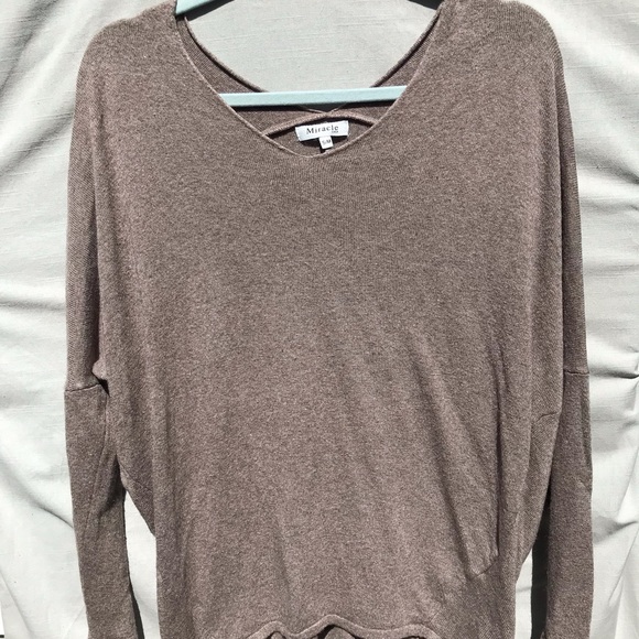 Fashion Nova Tops - Fashion Nova loose longsleeve top